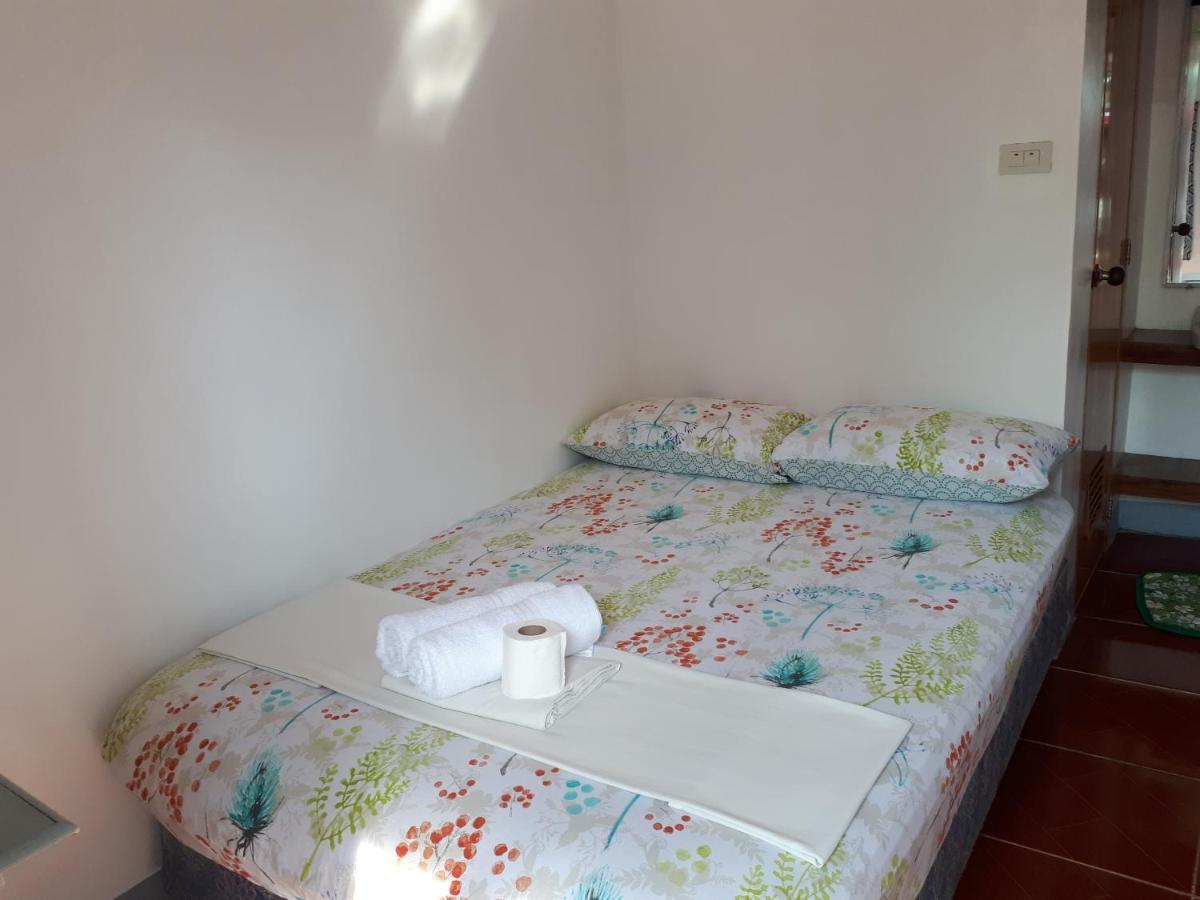 Mario'S Travellers Inn Coron Zewnętrze zdjęcie